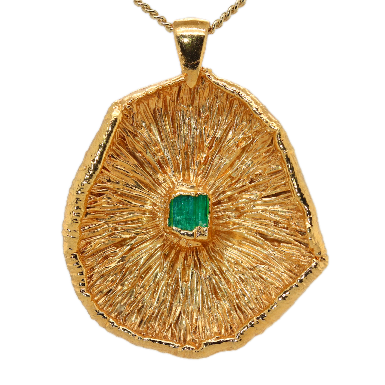 24k Special Collection Cap Pendant with Emerald